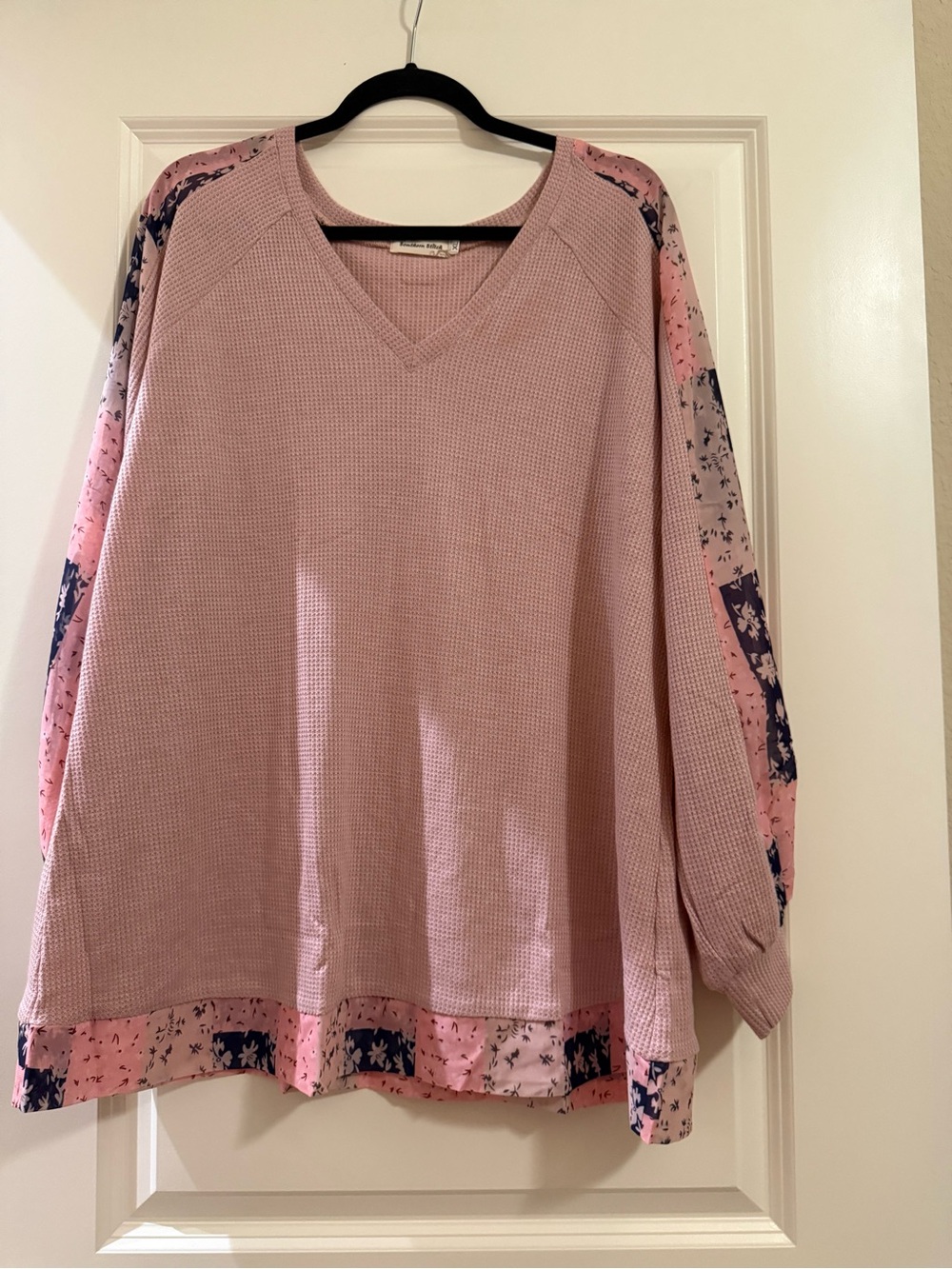 Southern Stitch Women's Pink Waffle Knit V-Neck Top with Sheer Floral Sleeves